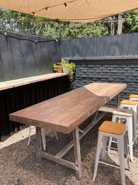 Mesa Barra gris albayalde, fabaricada a mano por artesanos chilenos, madera noble