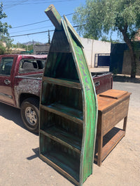 Repisa fabricada en un mix de maderas de demolición. 4 niveles en 1,9 m de alto, 80cm de ancho y 50cm de fondo.