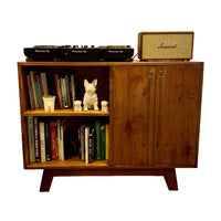 Arrimo creado a partir de maderas reutilizadas de obras de construcción, con un toque rústico pero a la vez moderno en 120cm de Largo, 90cm de Ancho y entre 40-45 cm de Fondo.