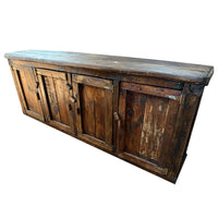 Rústico, una reproducción de mueble Campestre Antiguo, como para recordar buenos tiempos. 220 cm de largo, 90 cm de alto y 45 cm de fondo fabricados en Madera de Demolición y reutilizada.