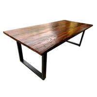 Mesa de Perfiles robustos y cubiertas con carácter. Un producto fabricado con las bondades de la Madera Noble, por Artesanos Chilenos, orgullosos de su oficio y de mantener sus tradiciones familiares.