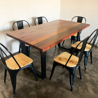 Mesa de Perfiles robustos y cubiertas con carácter. Un producto fabricado con las bondades de la Madera Noble, por Artesanos Chilenos, orgullosos de su oficio y de mantener sus tradiciones familiares.