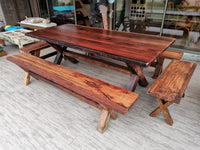 Mesa Comedor Roble Rojo X con 4 Bancas