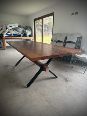 Alhue Table