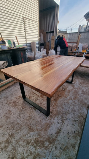 Square sequoia Table