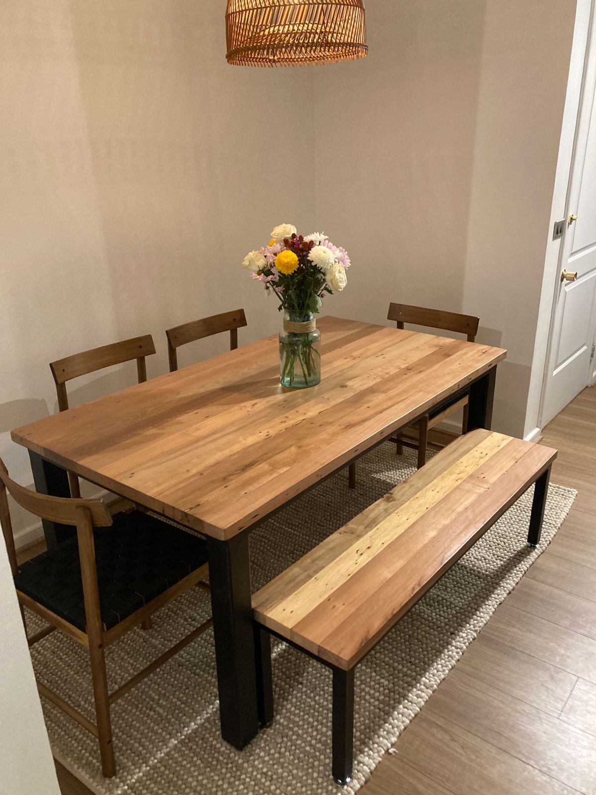 Mesa Comedor Roble fierro Clásica Con 2 Bancas