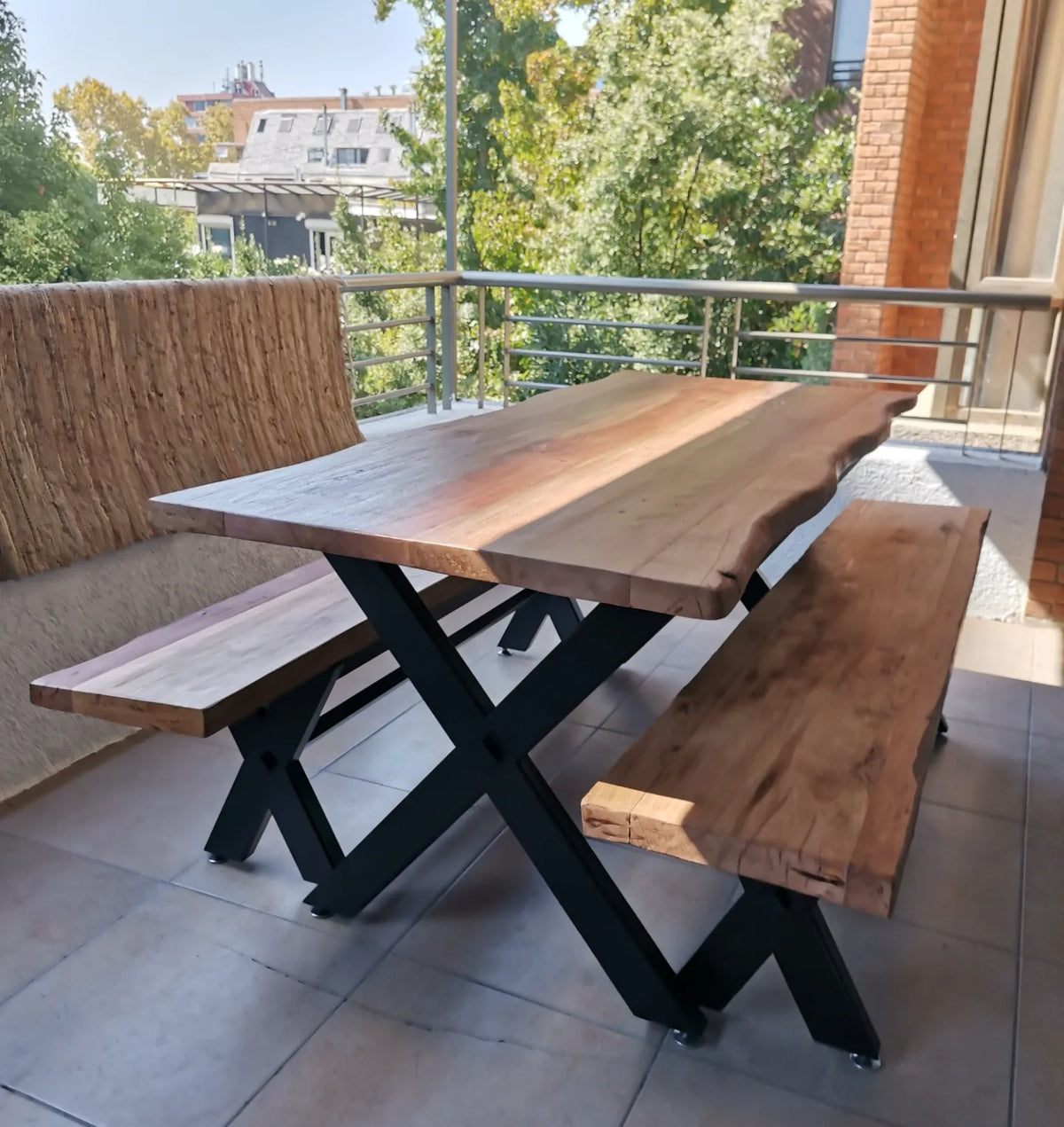 Mesa Comedor Roble Crudo Fierro X con Bancas