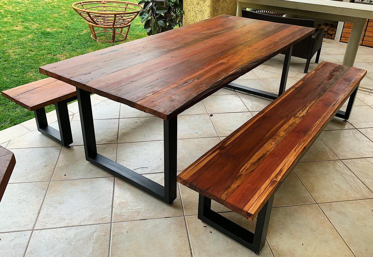 Mesa Comedor Fierro Cuadrada con 2 Bancas