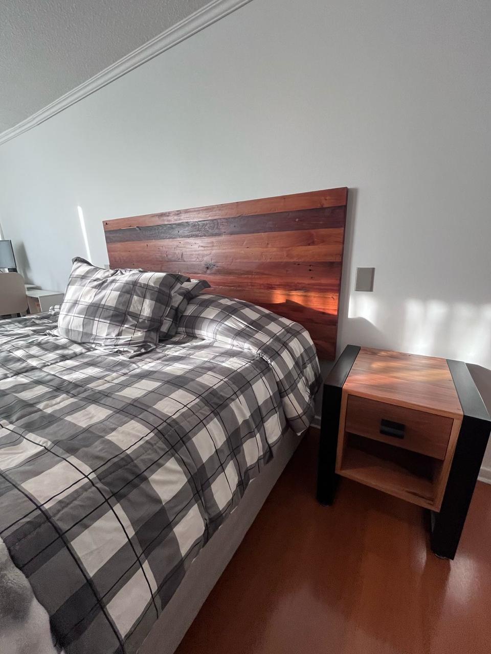 Respaldo y Veladores Coyam