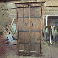 Reproducción Alacena Antigua, repisas y espacios construidos con piezas de Roble de demolición. 