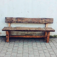 Roble reutilizado para fabricar esta banqueta. Ideal para tu foto familiar, un asiento robusto y con gran historia.