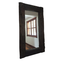 Un Espejo inserto en el Patrimonio Cultural Chileno. Fabricado con Durmientes de Roble utilizados en líneas de tren reales y rescatados por nosotros. 