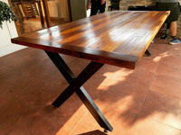 Nuestra Clásica mesa de Roble ahora combinada con Fierro. Fabricada por personas llenas de talento, usando productos naturales y bajo un Modelo Sostenible.