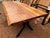 Mesa Comedor. Cubierta de Sequoia con pata Y. Una mesa fabricada con gran oficio de Artesanos Chilenos.