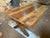 Mesa Comedor de tablones reciclados de Sequoia, trabajados con productos naturales para crear esta maravilla.